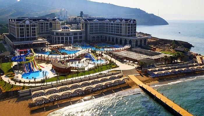 Sunis Efes Royal otel Özdere sahili tatil yeri