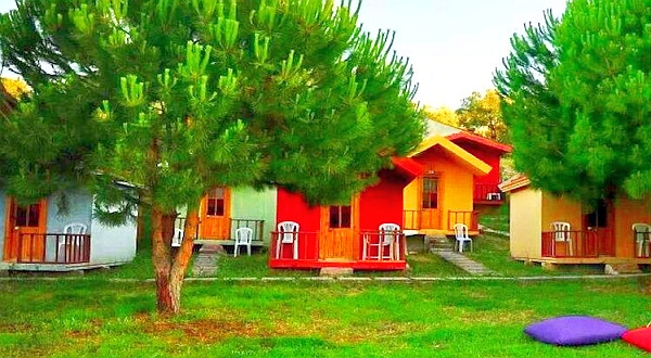 bademli tatikoyu dikili sahili tatil yerleri bungalov otel