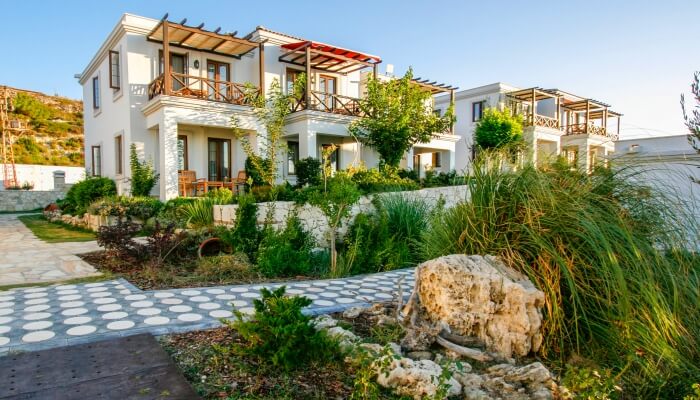 Bertiz butik otel Bozcaada sahili denize sıfır tatil yeri