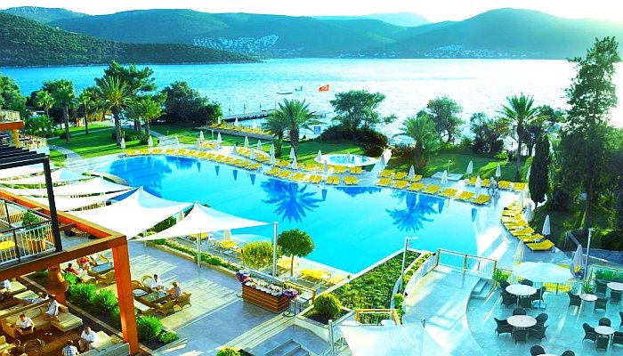 Torba sahili tatil yeri denize sıfır Işıl club otel